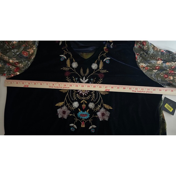 John Mark Velvet Embroidered Tunic Top NWT Floral Sleeve‎ Sz 2X Mix Media Ruched - Picture 5 of 12